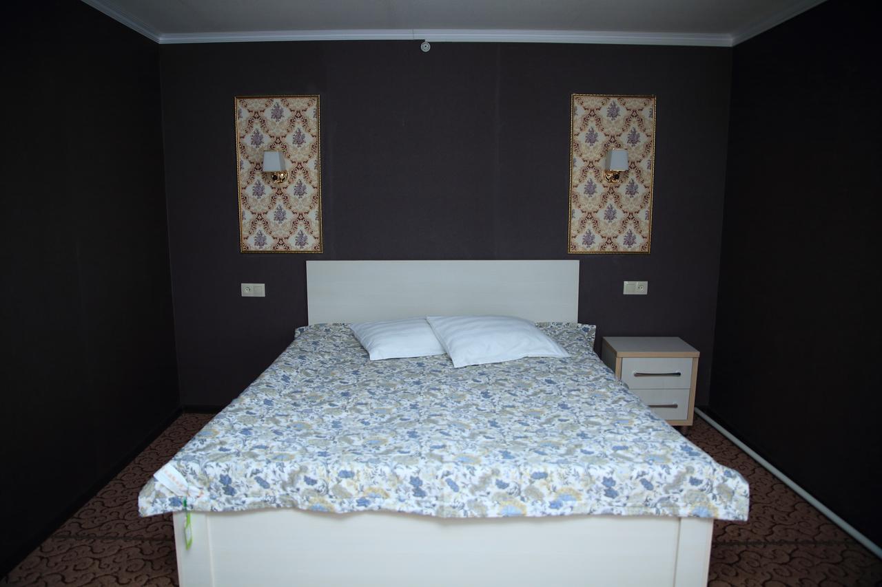 Aska Hotel Naryn Екстер'єр фото