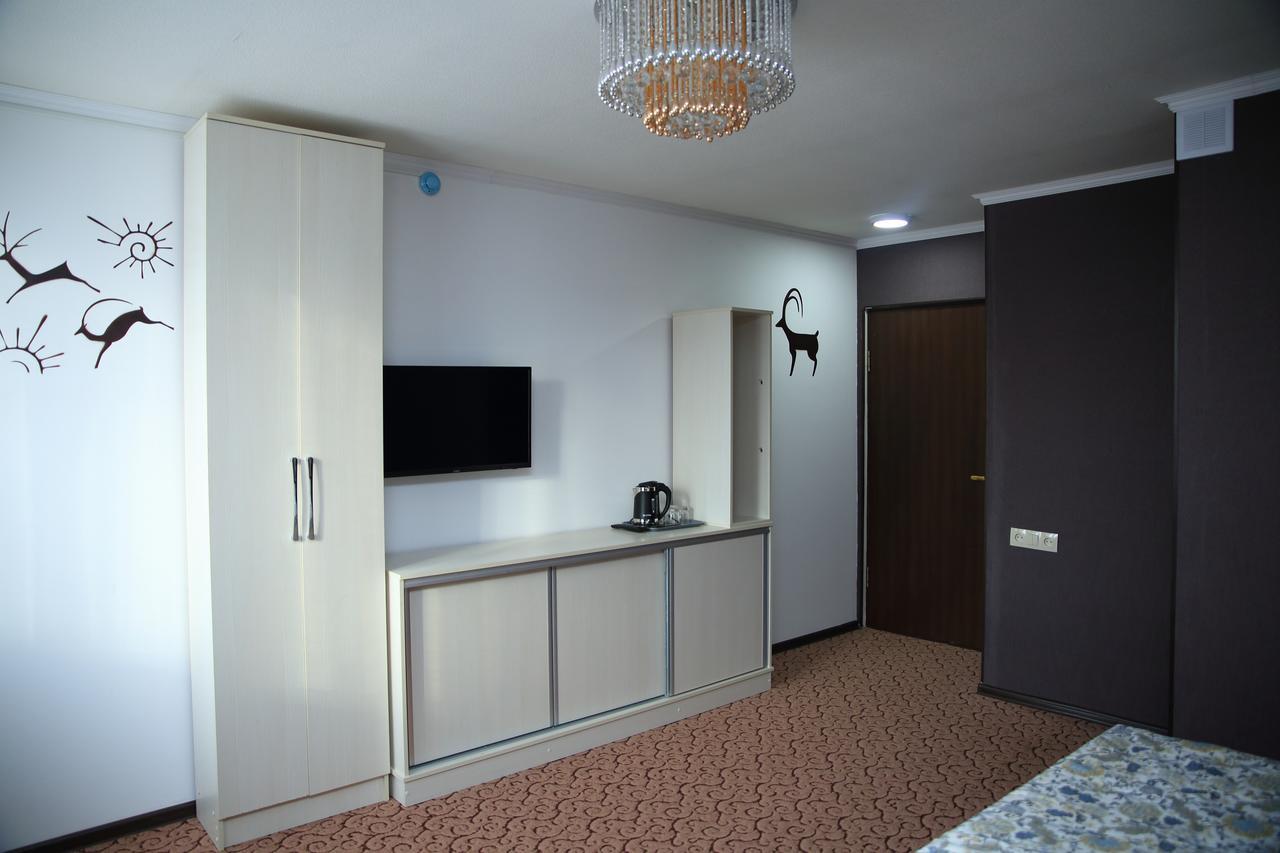 Aska Hotel Naryn Екстер'єр фото