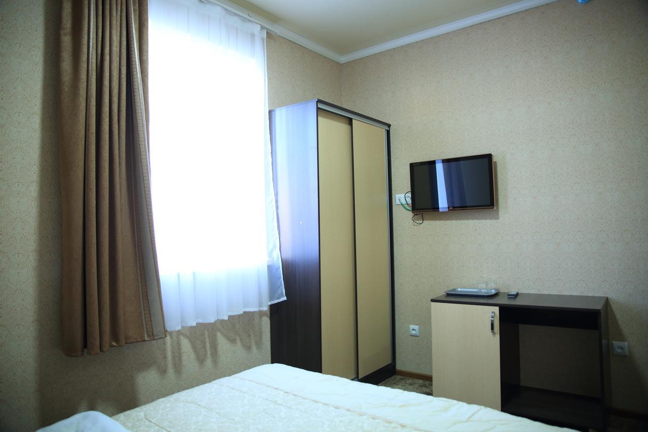 Aska Hotel Naryn Екстер'єр фото