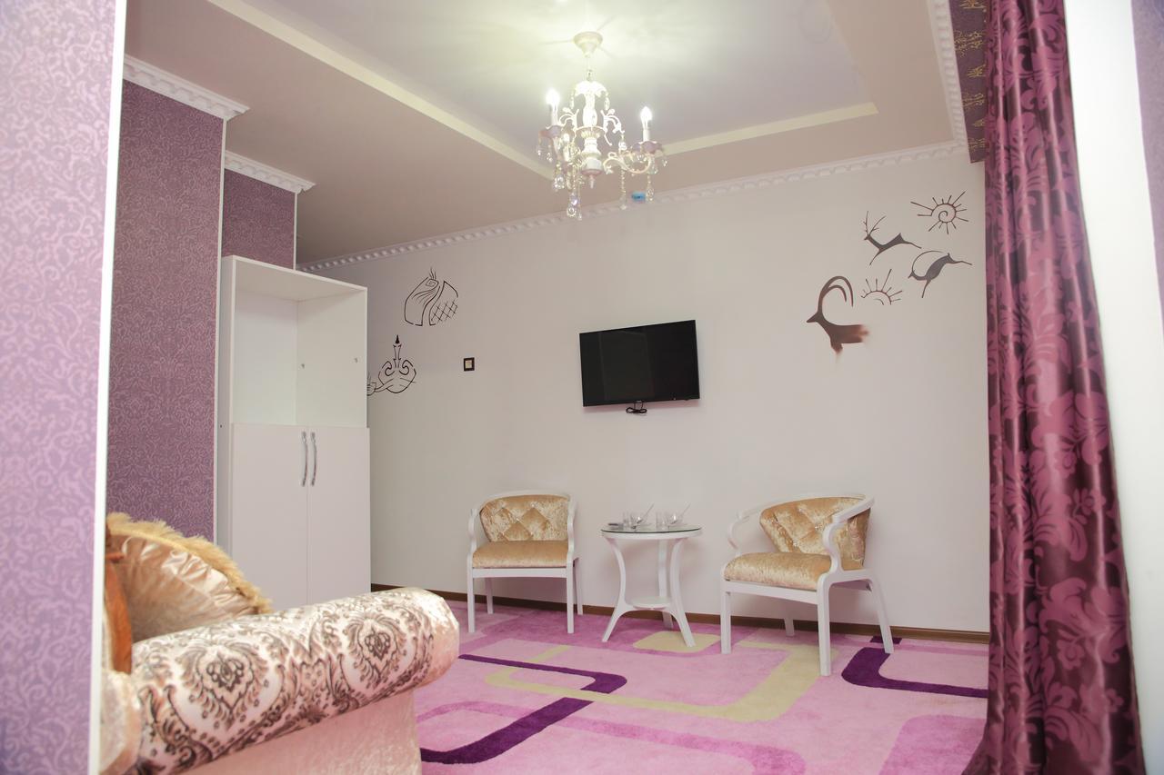 Aska Hotel Naryn Екстер'єр фото