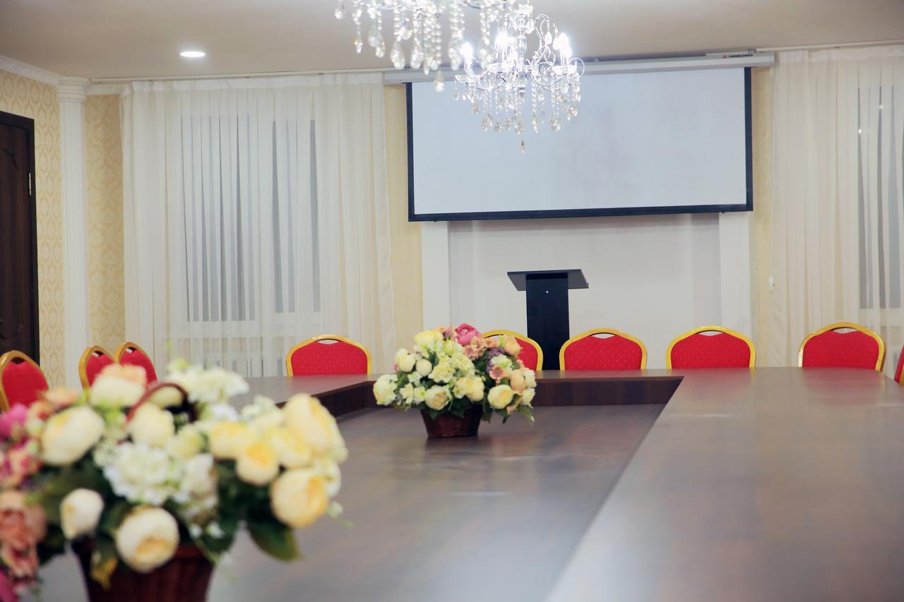 Aska Hotel Naryn Екстер'єр фото