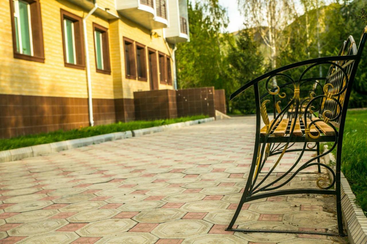 Aska Hotel Naryn Екстер'єр фото